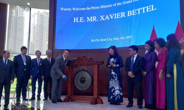 Thủ tướng Luxembourg Xavier Bettel  tham dự nhiều hoạt động tại thành phố Hồ Chí Minh