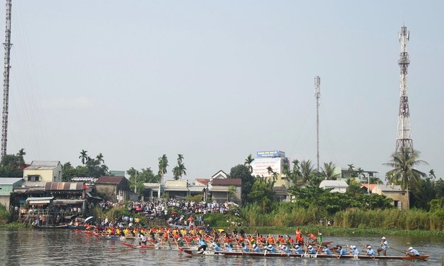 Sôi nổi giải đua thuyền trên sông Tam Kỳ, tỉnh Quảng Nam