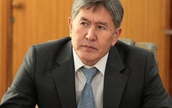 Президент Киргизии согласовал отставку правительства