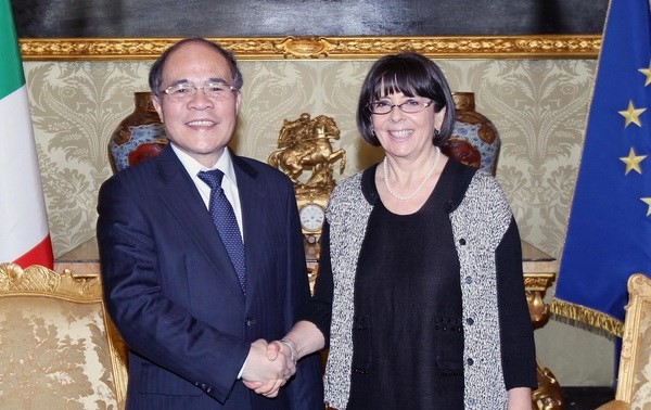 Председатель НС СРВ Нгуен Шинь Хунг продолжает официальный визит в Италию