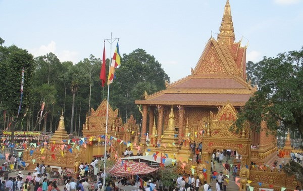 Этнические кхмеры встречают традиционный новогодний праздник