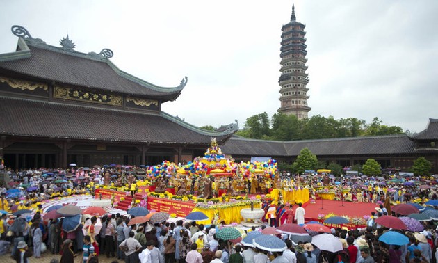 В провинции Ниньбинь открылся Великий буддийский праздник ООН "Весак 2014"