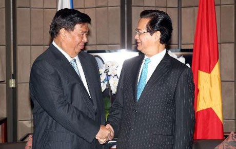 Премьер-министр СРВ встретился с председателями обеих палат парламента Филиппин