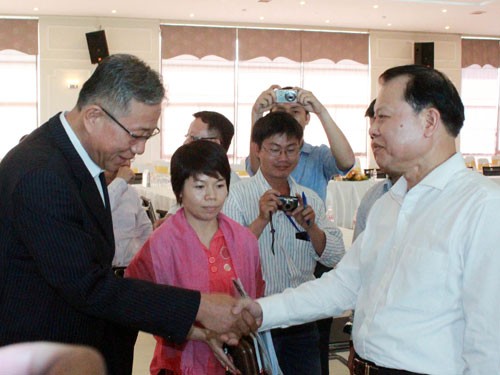 Вице-премьер Вьетнама провел рабочую встречу с руководителями провинции Биньзыонг
