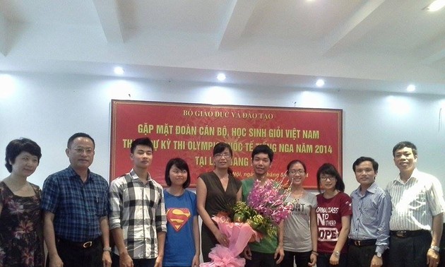 Вьетнамские ученики отправятся в Москву для участия в международной Олимпиаде по русскому языку