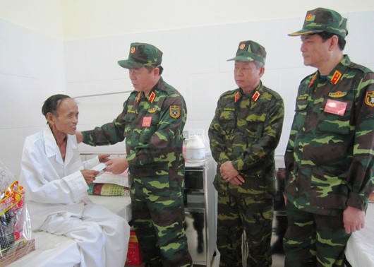 Во Вьетнаме проводится ряд мероприятий, посвященных Дню инвалидов войны и павших фронтовиков 