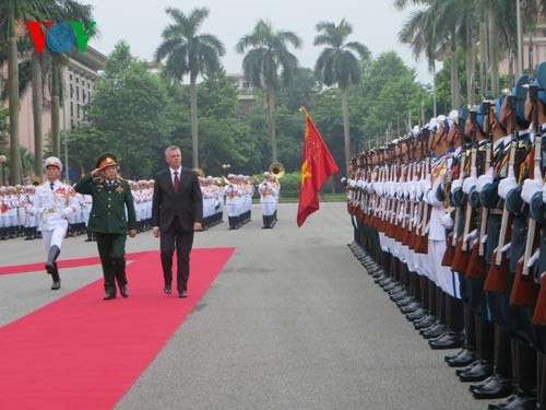 Польша готова делиться опытом с Вьетнамом в области обороны