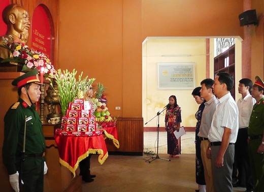Везде проходят мероприятия, посвященные большому празднику Вьетнама