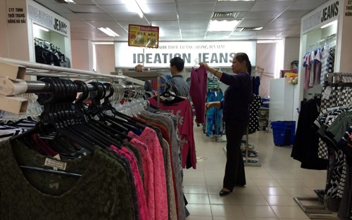 Усилия текстильно-швейных предприятий СРВ по завоеванию своей доли на внутреннем рынке