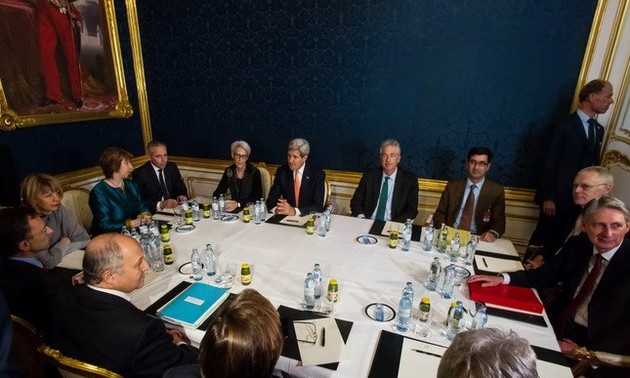 Переговоры по иранской ядерной программе продлены до июля 2015 года