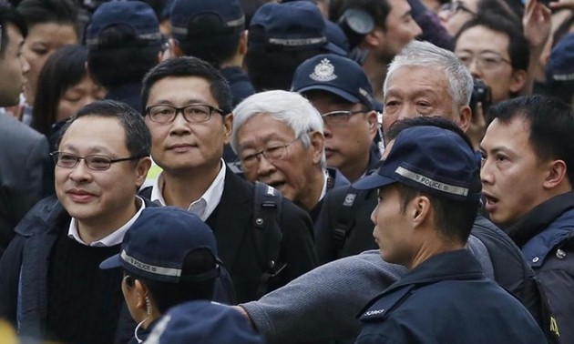 Лидеры протестного движения в Гонконге сдались полиции