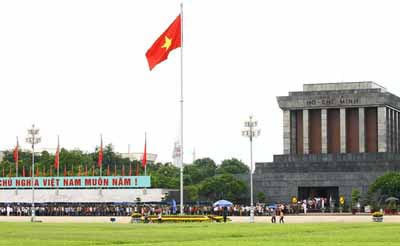  6 декабря мавзолей президента Хо Ши Мина вновь открывается для жителей страны и зарубежных туристов