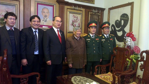 Председатель ЦК ОФВ навестил семьи бывших министров обороны страны