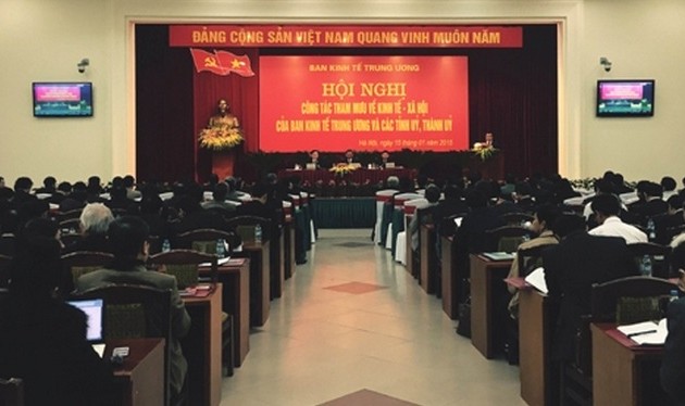 Компартия Вьетнама придает важное значение консультациям для социально-экономического развития