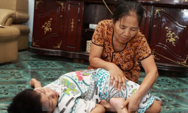 Во Вьетнаме стартовала программа вручения новогодних подарков жертвам «эйджент-орандж»