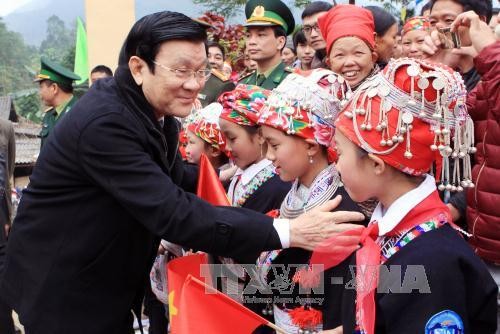 Президент Вьетнама Чыонг Тан Шанг навестил солдат и жителей провинции Лаокай 