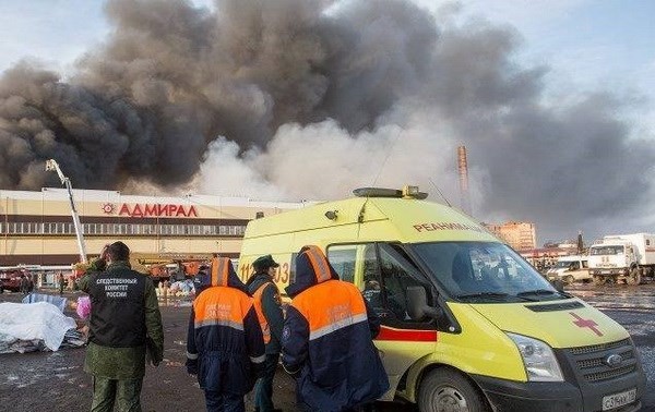 В Татарстане возбуждено уголовное дело по факту пожара в торговом центре «Адмирал»