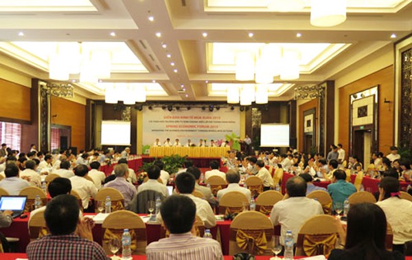 Весений экономический форум 2015 направлен на улучшение бизнес-климата во Вьетнаме
