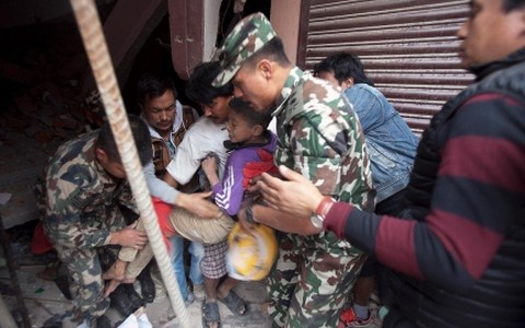Число погибших от землетрясения в Непале растёт
