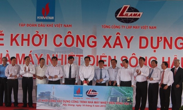 Премьер Вьетнама присутствовал на церемонии начала строительства сооружений в дельте реки Меконг