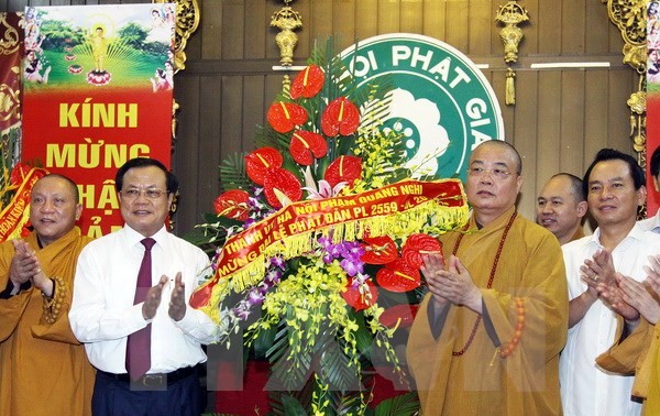 Бонзы и буддисты вносят активный вклад в развитие Ханоя