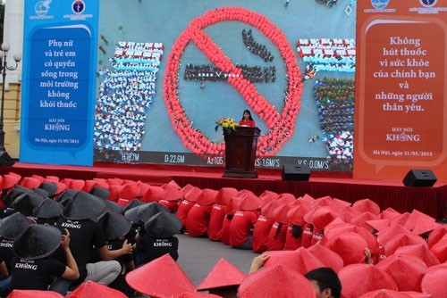 Митинг посвящён Всемирному дню без табака и Национальной вьетнамской неделе без табака 