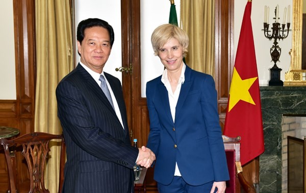 Премьер Вьетнама встретился с председателем Ассамблеи Республики Португалии 