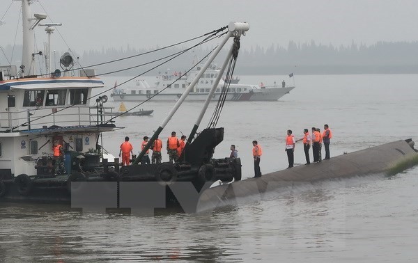 Число жертв крушения китайского судна «Звезда Востока» растёт 