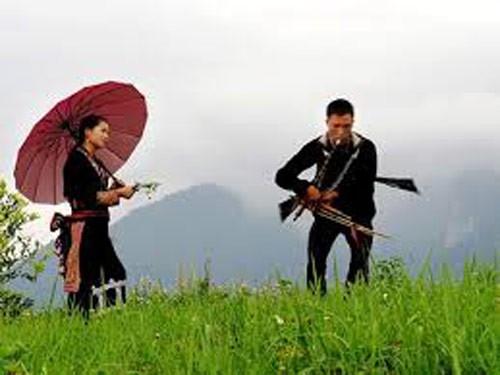 Звуки флейт народности Бру в горах и лесах Чыонгшон