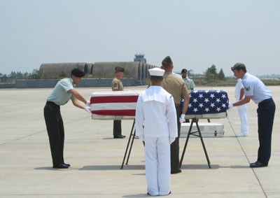 Церемония возвращения на Родину останков погибших американских военнослужащих