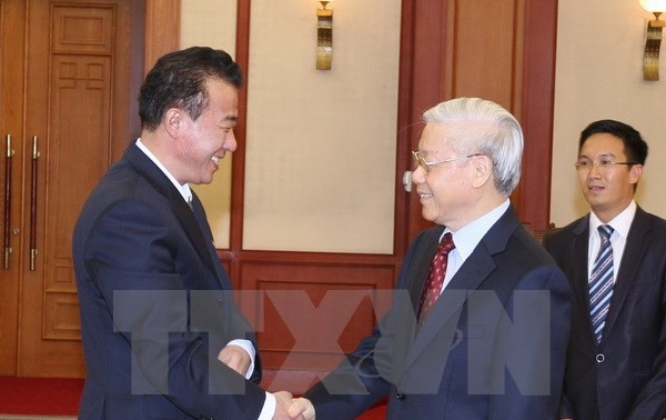Генсекретарь ЦК КПВ Нгуен Фу Чонг принял посла КНДР во Вьетнаме 