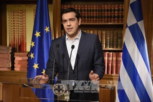 Премьер Греции призвал жителей страны отвергнуть предложения международных кредиторов
