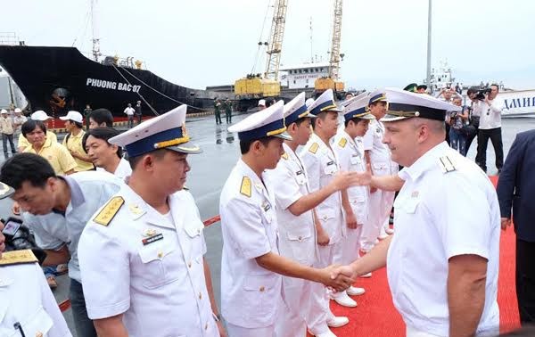 Корабли ВМФ России зашли в порт города Дананг с дружеским визитом