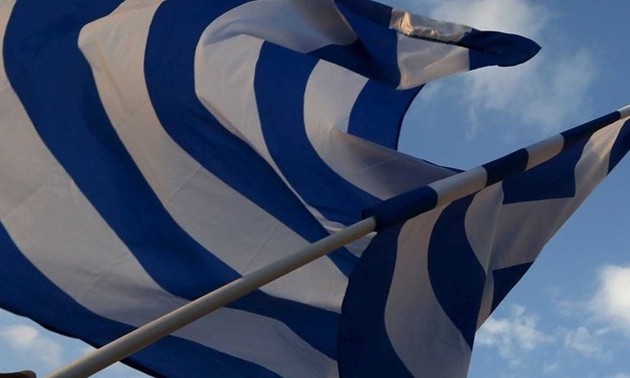 Еврогруппа призвала Грецию выполнять обязательства по проведению реформ 