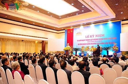 В Ханое прошел митинг в честь 70-летия создания Вьетнамской дипломатии 