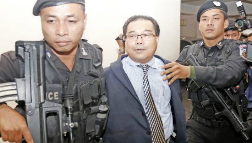В Камбодже отклонили просьбы о залоге и ходатайства о домашнем аресте сенатора Хонг Сок Хоура