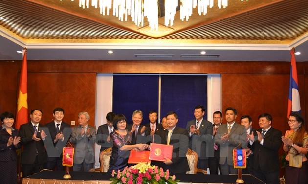 Лаосские руководители высоко оценили результаты сотрудничества между минюстами Вьетнама и Лаоса