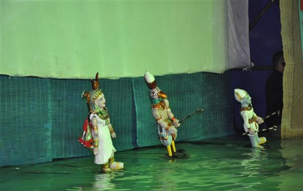 На Ближнем Востоке впервые показан спектакль вьетнамского кукольного театра на воде 