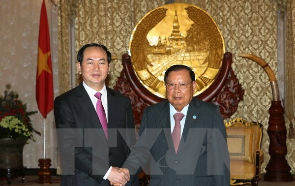 Вьетнам и Лаос обязались укрепить отношения особой солидарности