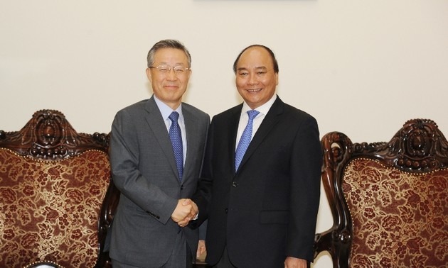 Премьер Вьетнама принял экс-главу Управления по координации правительственной политики РК