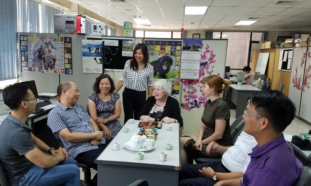 Встреча сотрудника радиостанции «Спутник» со своими коллегами на радио «Голос Вьетнама»