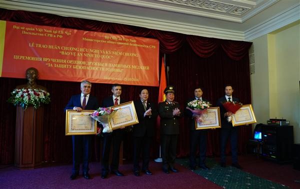 Вьетнам вручил орден «Дружбы» учебным заведениям МВД и МЧС РФ 
