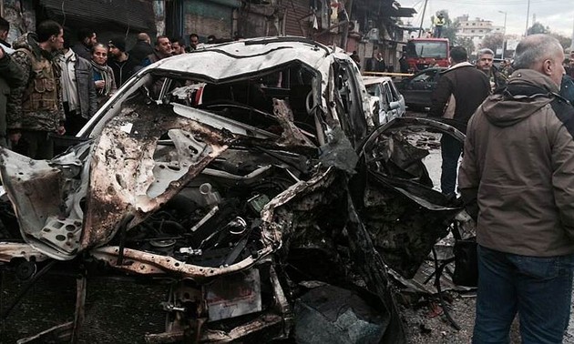 В результате взрыва автомобиля в Сирии погибли многие люди 
