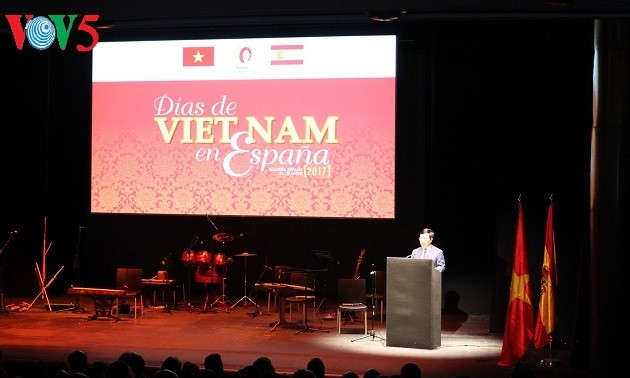 «День культуры Вьетнама в Испании» ярко отражает особые черты вьетнамской культуры
