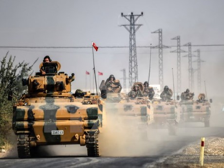 Турция не планирует пересматривать решение о размещении военной базы в Катаре