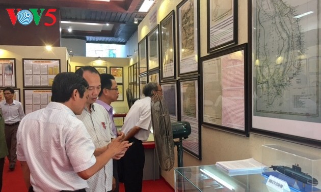 В городе Хюэ открылась выставка, посвящённая суверенитету Вьетнама над островами Хоангша и Чыонгша
