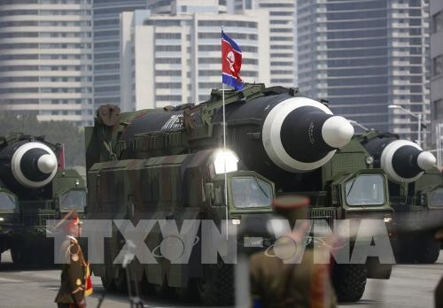 КНДР опубликовала фотографии разработки новой ракеты