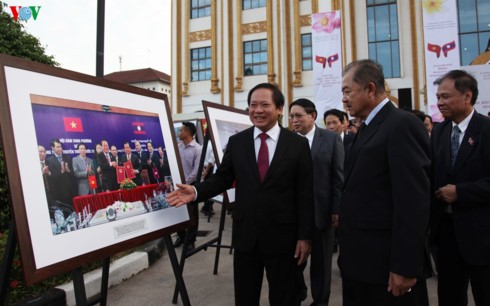 Выставка, посвященная 55-летию со дня установления вьетнамо-лаосских дипотношений