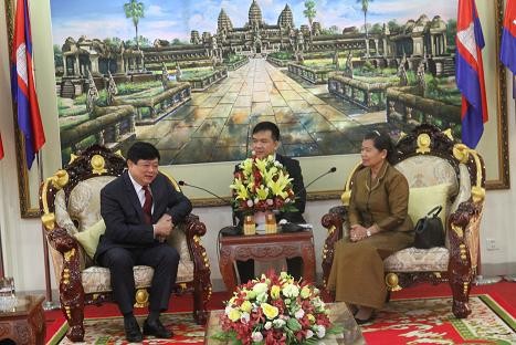 Вице-премьер Королевства Камбоджа приняла делегацию Радио «Голос Вьетнама»