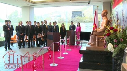 Вьетнам передал в дар администрации японского города Мимасака статую Хо Ши Мина 